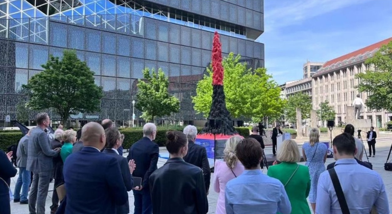 Pillar of Shame: Memorial to Freedom Axel Springer Forecourt, berlin, may 2023